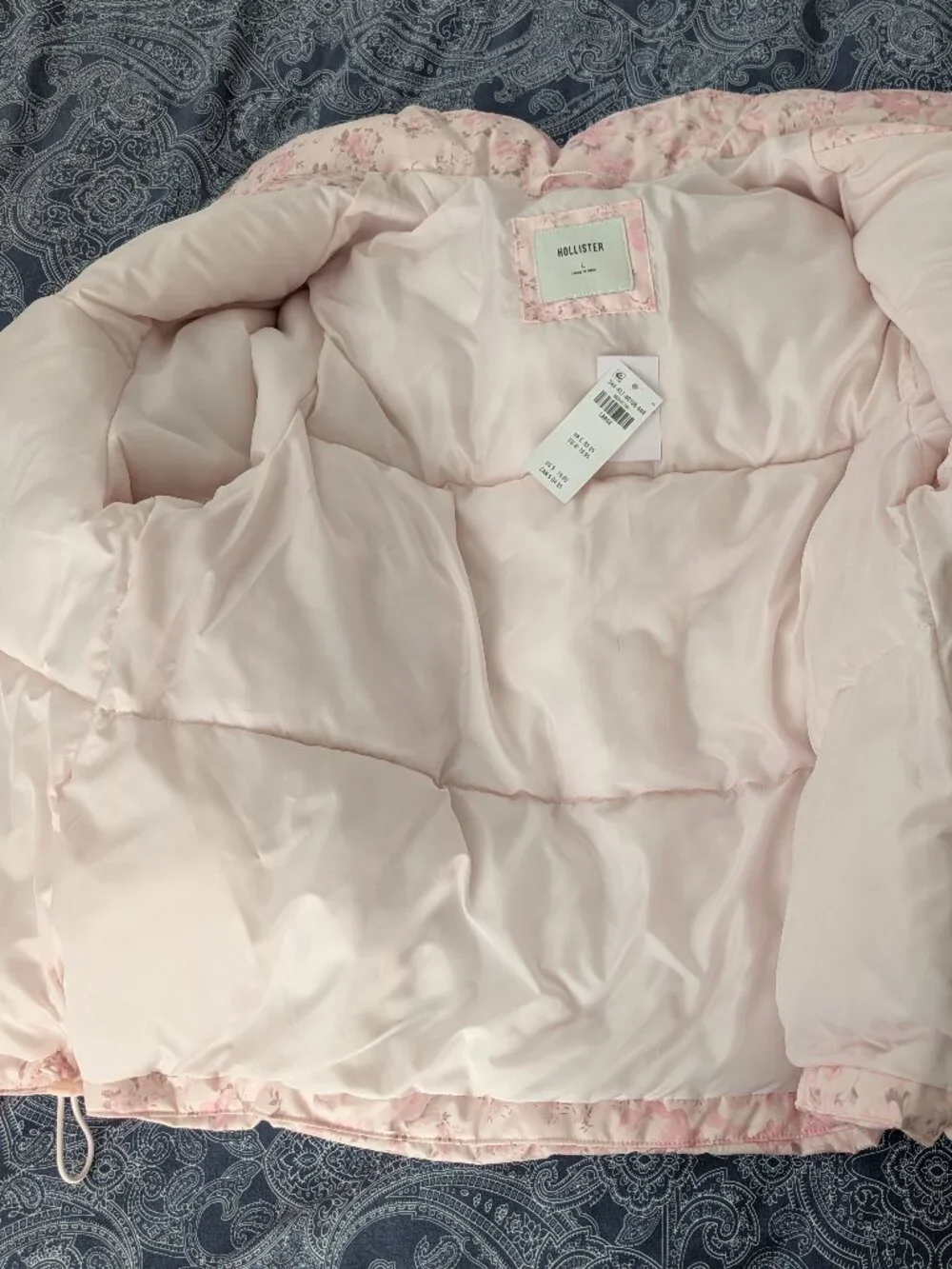 NWT Hollister Pink Floral Puffer Jacket Women's L - Coquette Ditsy Rose Print